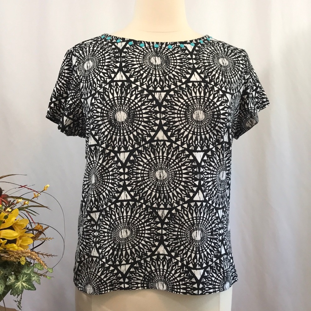 🧨SALE 3/$15‼️ 🏆 Ruby Road Geometric and Embellished Top